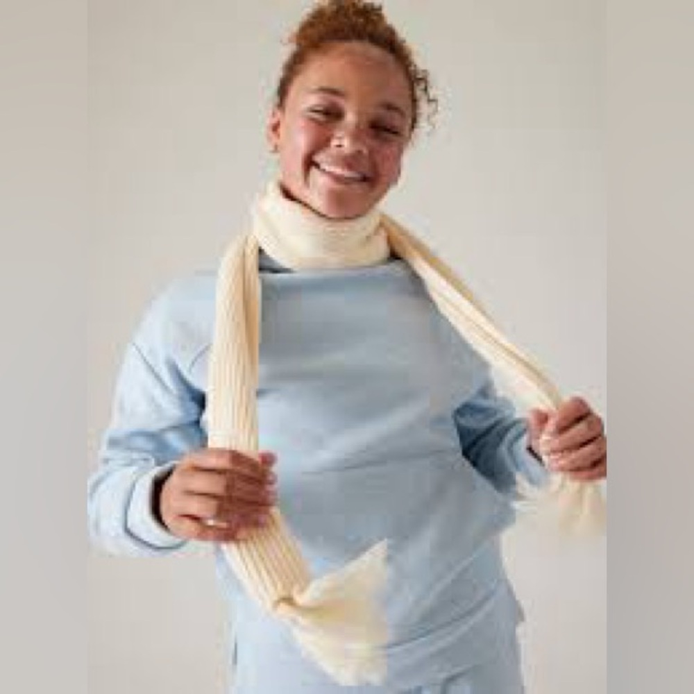 Athleta Girl Chill Out Scarf